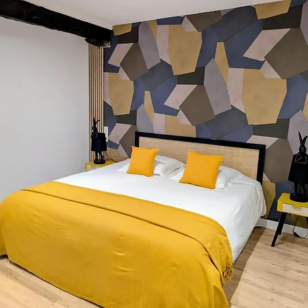 Le Relais Du Beffroi & Bed & Breakfast